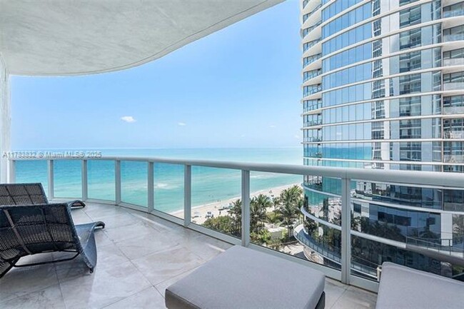 Primary Photo - 15811 Collins Ave