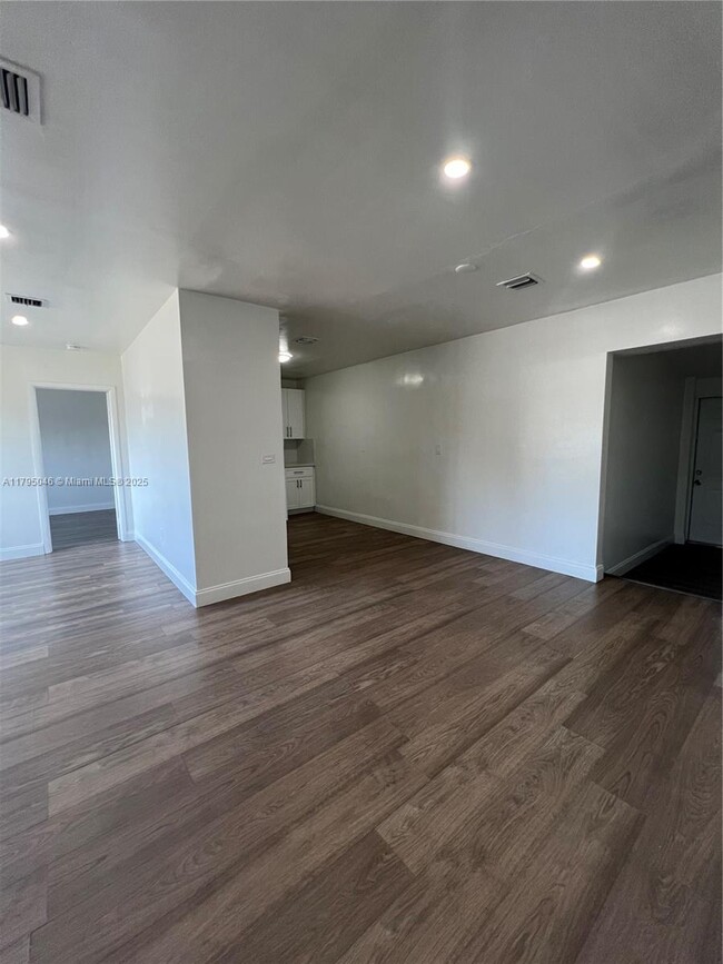 Building Photo - 770 NW 179th St