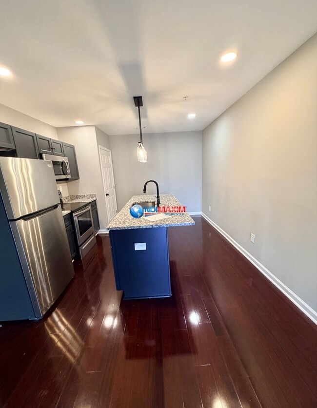 Building Photo - 147 N Main St