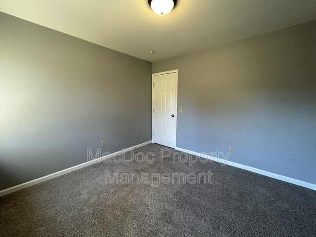 Building Photo - 1907 White Lake Dr