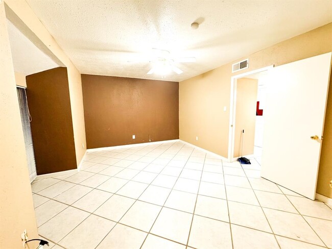 Building Photo - 12633 Memorial Dr