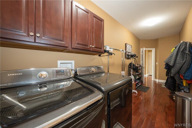 Building Photo - 5024 Woodway Ct