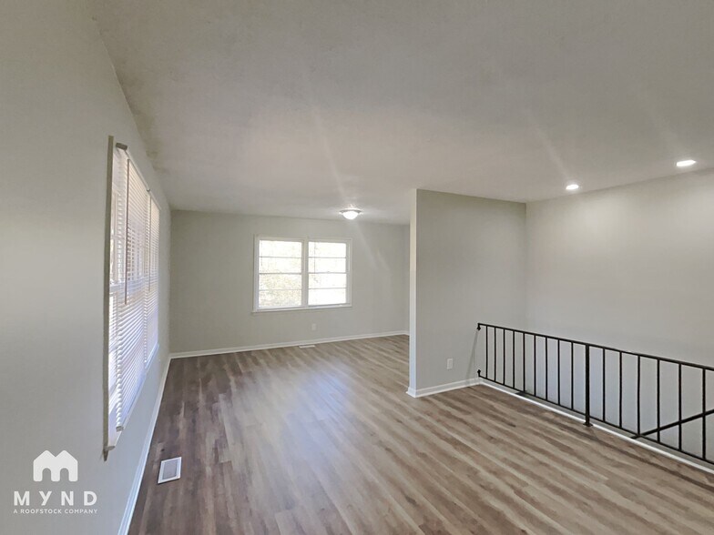 Building Photo - 3672 Stanford Cir
