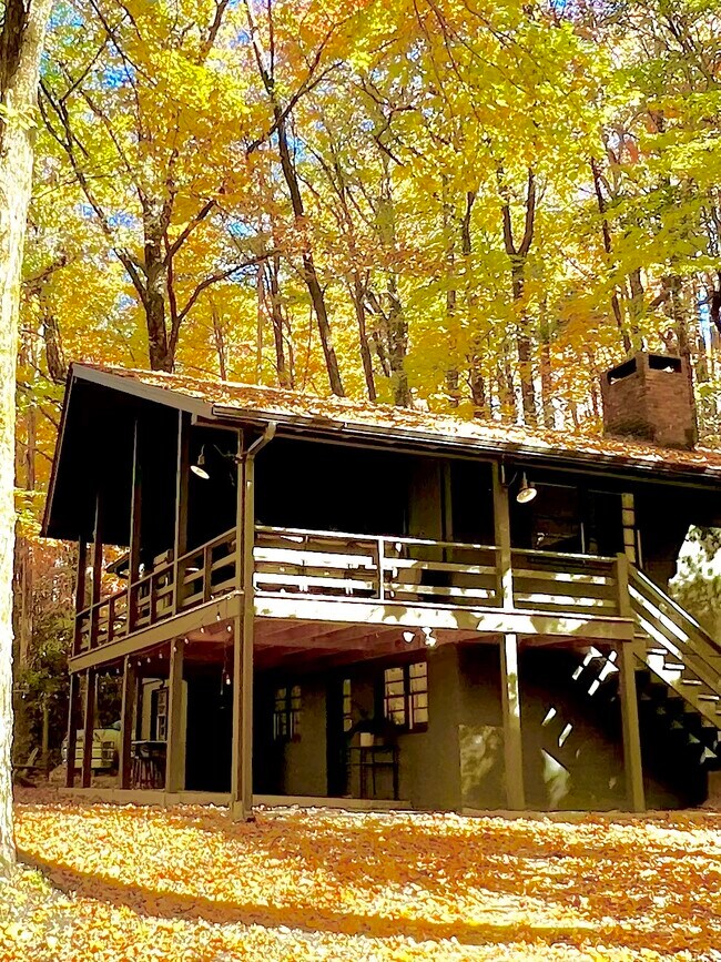 Building Photo - 59 Elm Dr