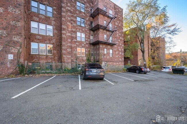 Building Photo - 55 Randolph Pl