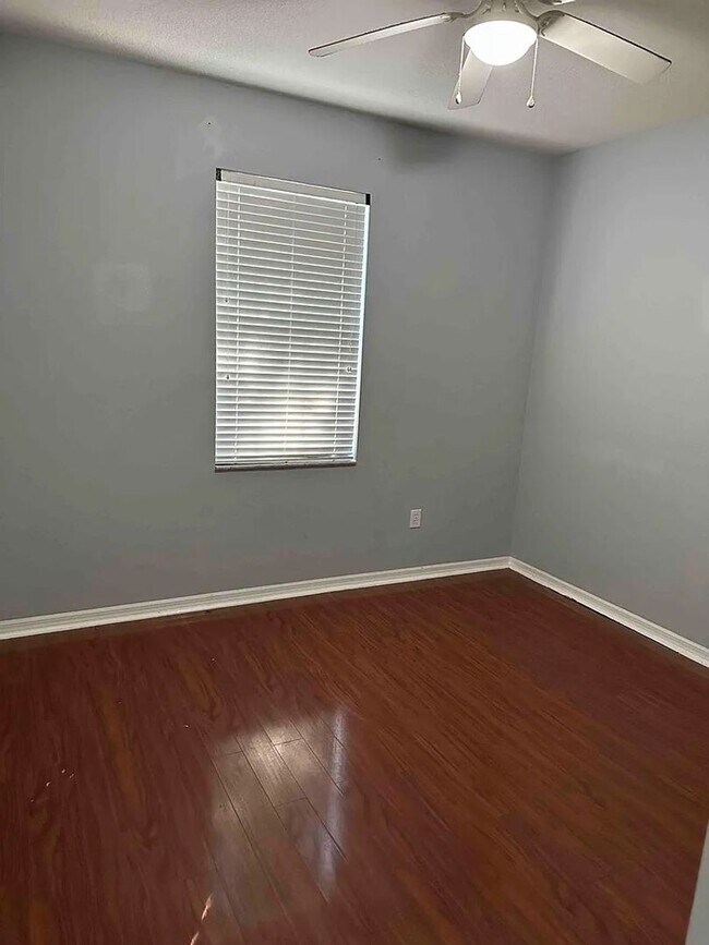 Building Photo - Elegant 4-bedroom 3-bathroom Home in Windermere