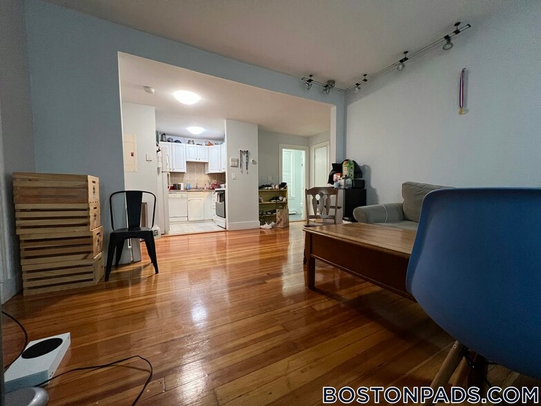 Building Photo - 24 Farrington Ave