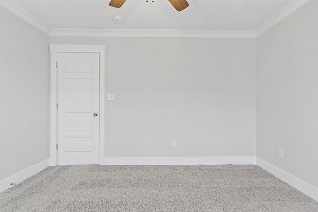 Building Photo - NEW Move in Ready Home!