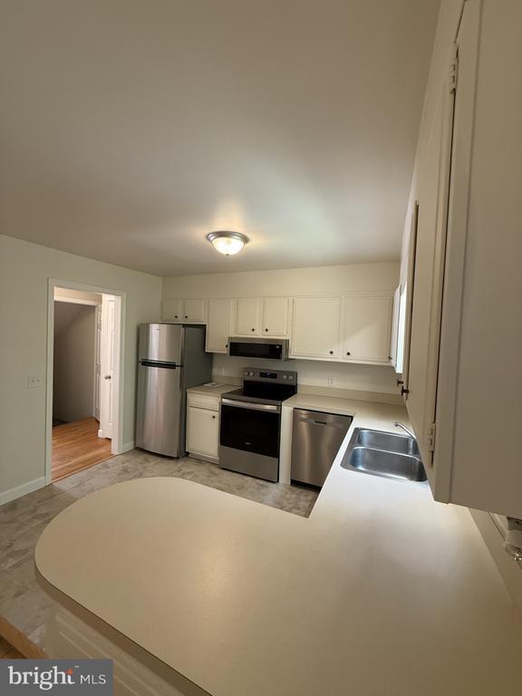 Building Photo - 427 Ridgemore St