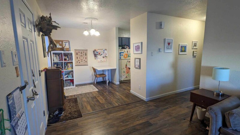 Building Photo - 2900 Palo Verde Dr NE
