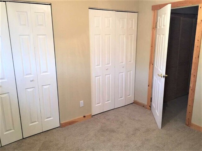 Building Photo - Beautful Condo in Tall Pines