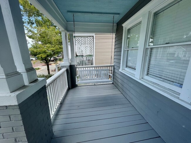 Building Photo - Historic Downtown Wilmington Cottage