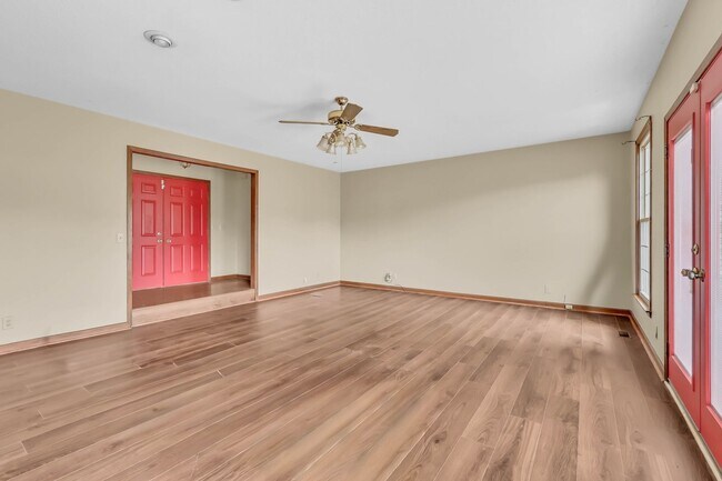 Building Photo - 532 Brentwood Cir