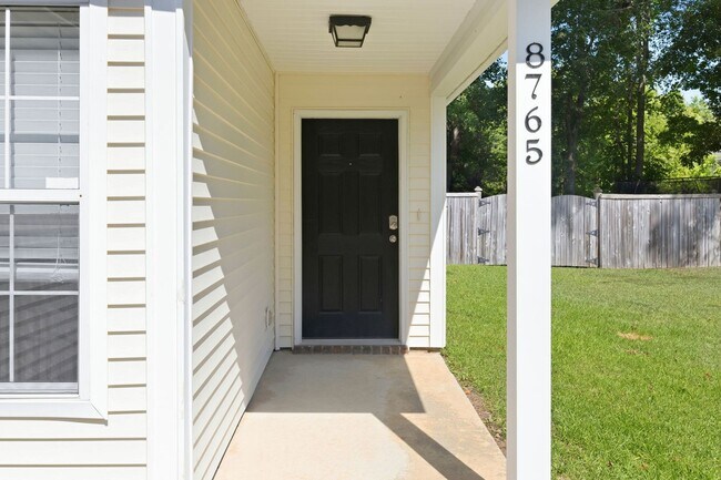 Building Photo - Comfortable 3BR Ranch with 2-Car Garage in Northwoods Pointe