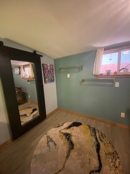 Building Photo - 417 N Loomis Ave
