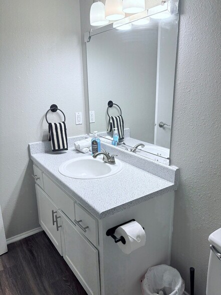 Building Photo - 111 W William Cannon Dr