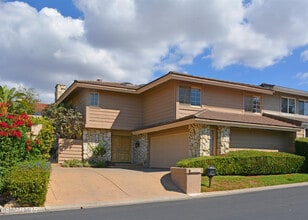 Building Photo - 4551 Tam O Shanter Dr