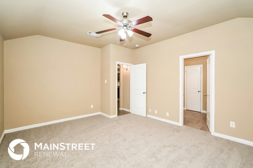 Building Photo - 7625 Hollow Forest Dr