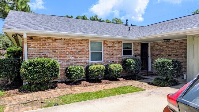 Building Photo - 3410 Plymouth Pl