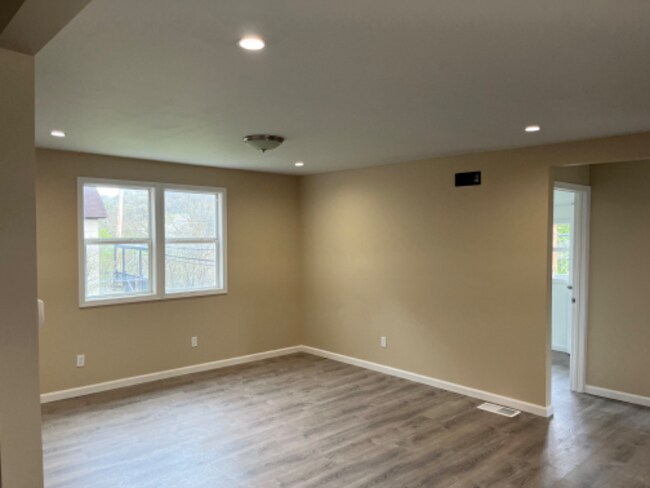 Building Photo - 1177 Lisbon St