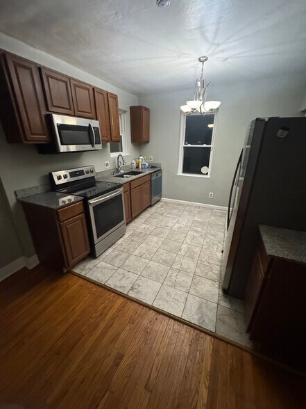 Building Photo - 3512 Belaire Pl