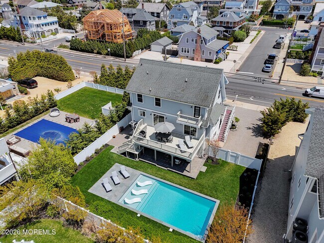 Building Photo - 912 Ocean Ave