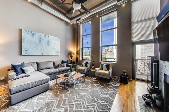 Building Photo - 758 N Larrabee St