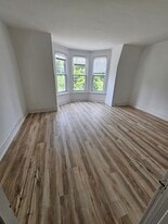Building Photo - 148 Clymer St