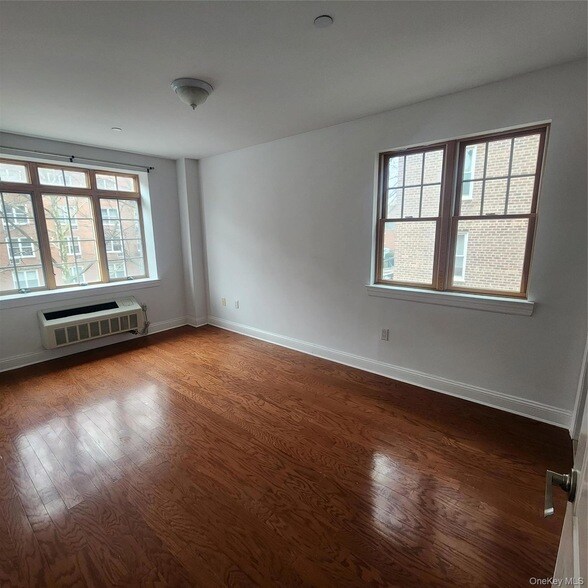 Building Photo - 85-15 120th St