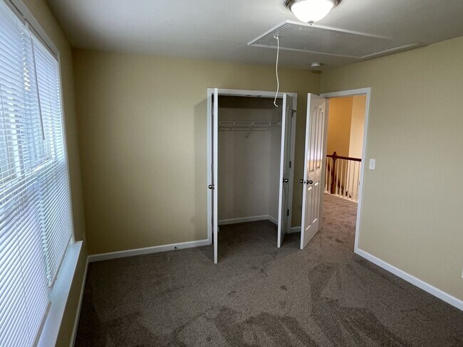 Building Photo - Spacious 4 Bed + Bonus Room Home in Concord