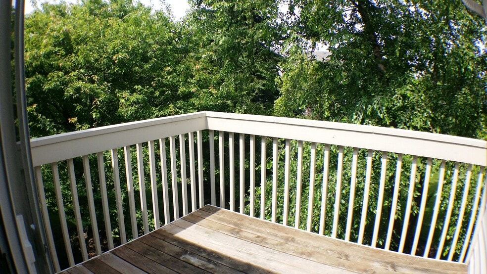 Building Photo - 1934 Heron Ave