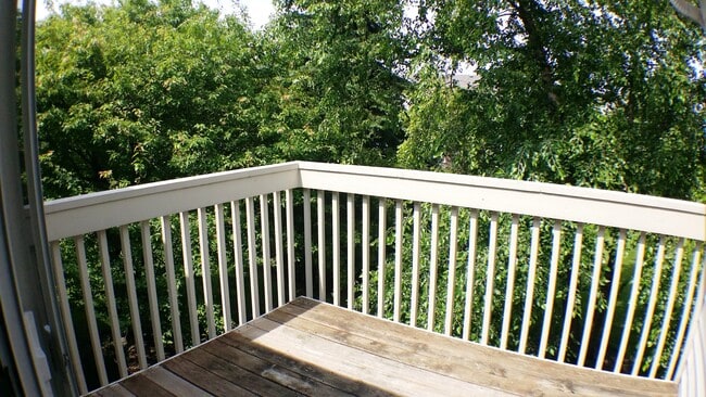 Building Photo - 1934 Heron Ave