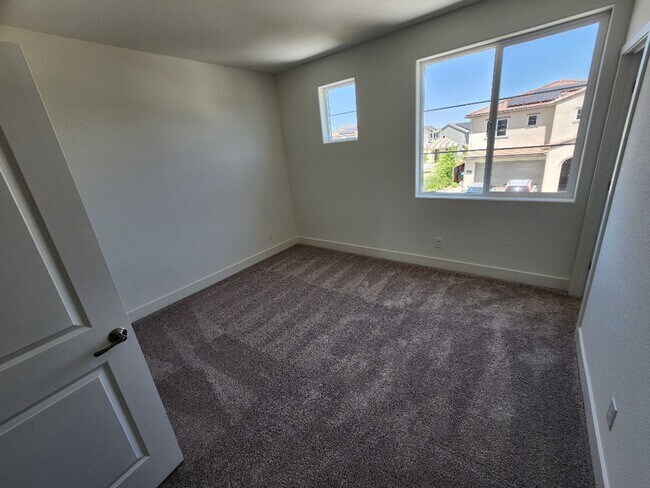 Building Photo - Introducing Your New Dream Home