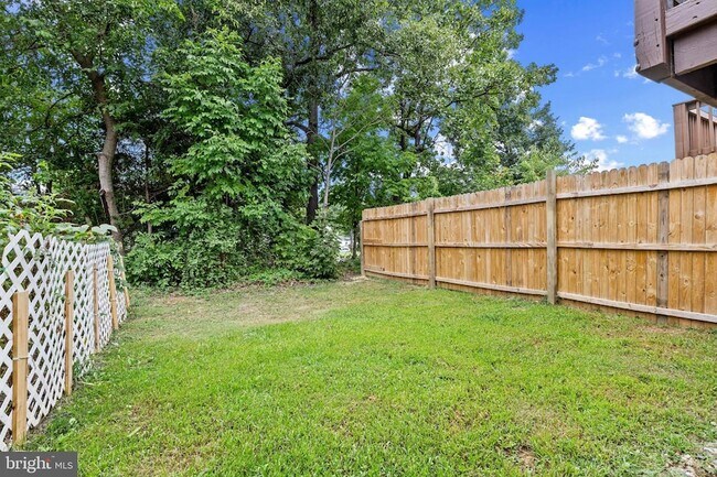 Building Photo - 2609 Claybrooke Dr