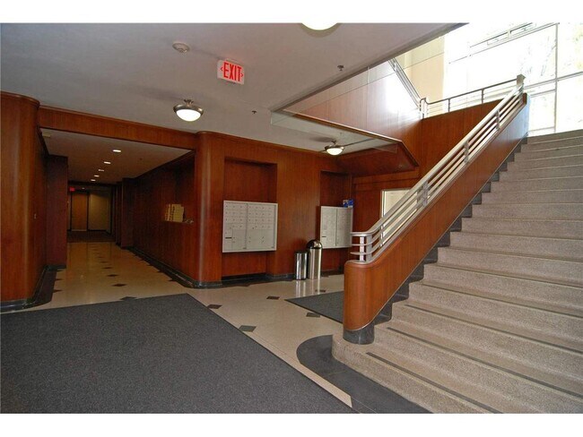 Building Photo - 111 E Franklin Ave
