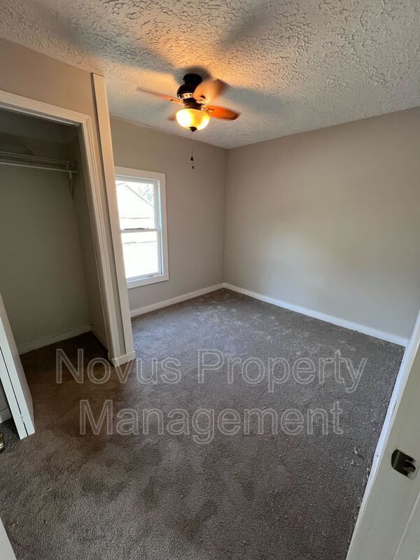 Building Photo - 304 Cedar St