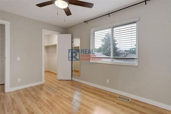 Building Photo - 3355 S Flower St