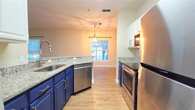 Building Photo - 6055 Westgate Dr
