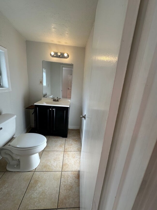 Building Photo - House for Rent – Robla Neighborhood!