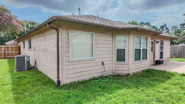 Building Photo - 5627 Postwood Green Ln