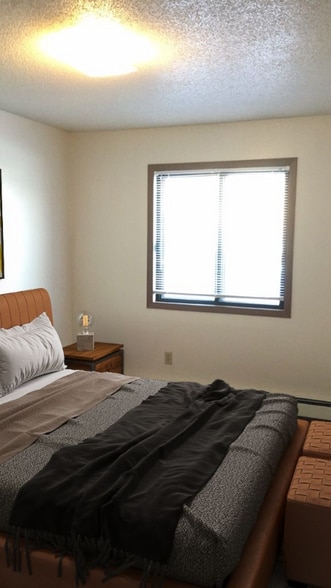 Building Photo - 1415 14th Ave E