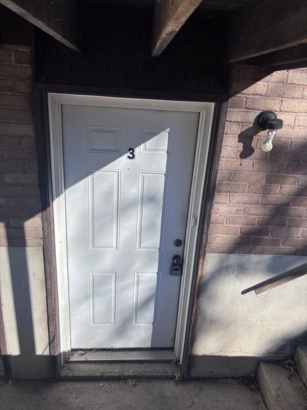 Building Photo - 325 W 100 S