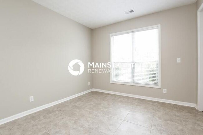 Building Photo - 4 Bedroom Pet-Friendly Home in Austell, GA with Main Street Renewal