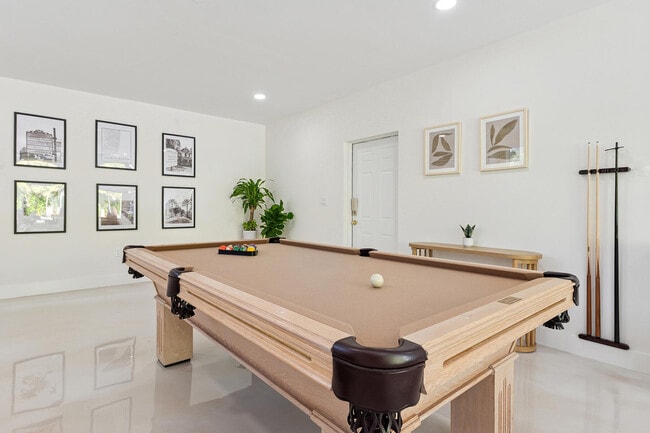 Building Photo - 125 NW 3rd Ave