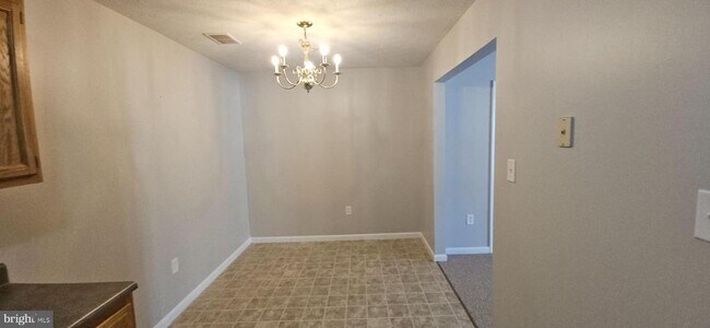 Building Photo - 225 Brandy Ct