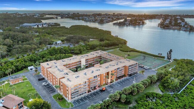 Building Photo - 12760 Indian Rocks Rd