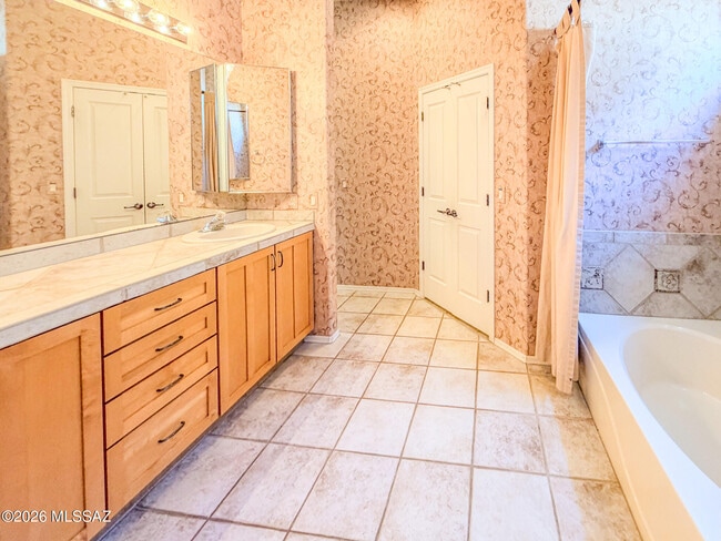 Building Photo - 4579 S Camino del Tejon