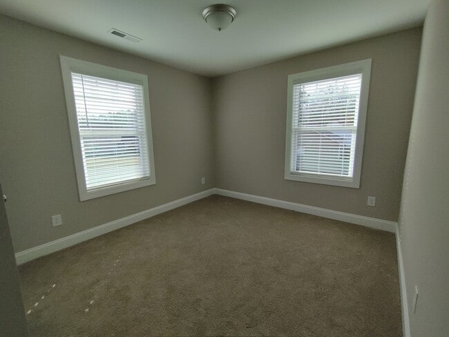 Building Photo - 2015 Brantley Creek Dr