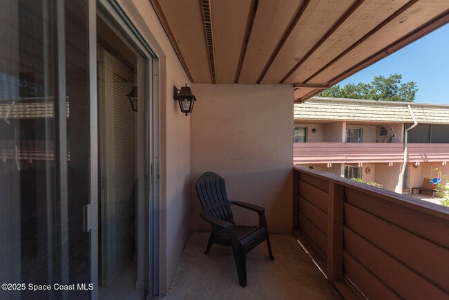 Building Photo - 2511 Country Club Dr