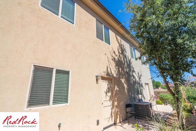 Building Photo - 2801 E 450 N